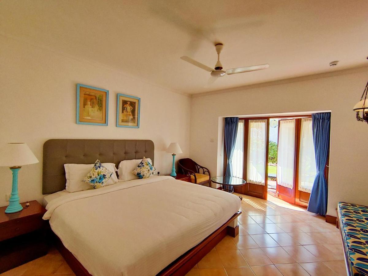 Coconut Grove Beach Resort Colva Exterior foto